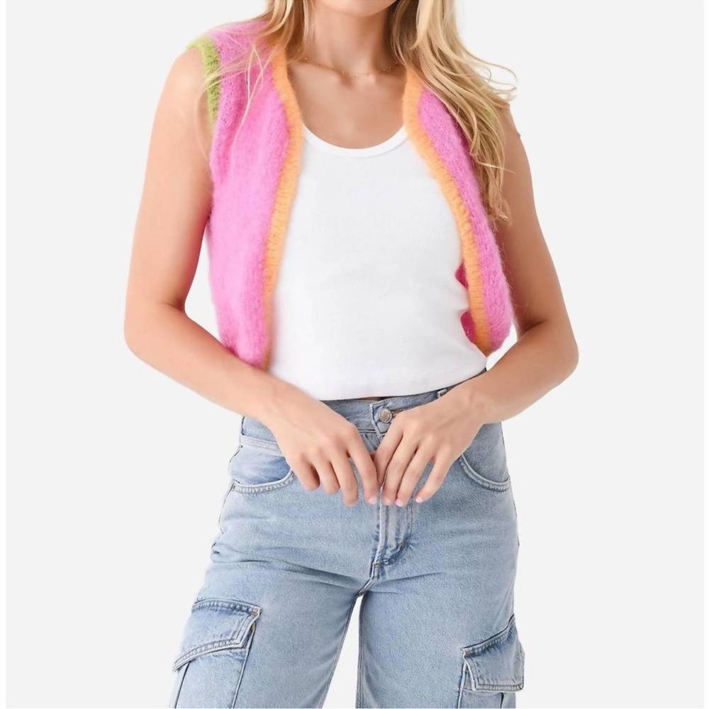 ROSE CARMINE Sleeveless Colorblock Bolero in Rose - One Size